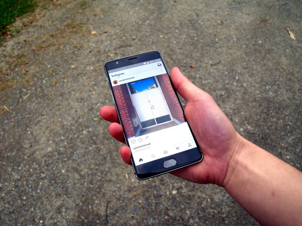 Aplicativo do Instagram aberto em um smartphone